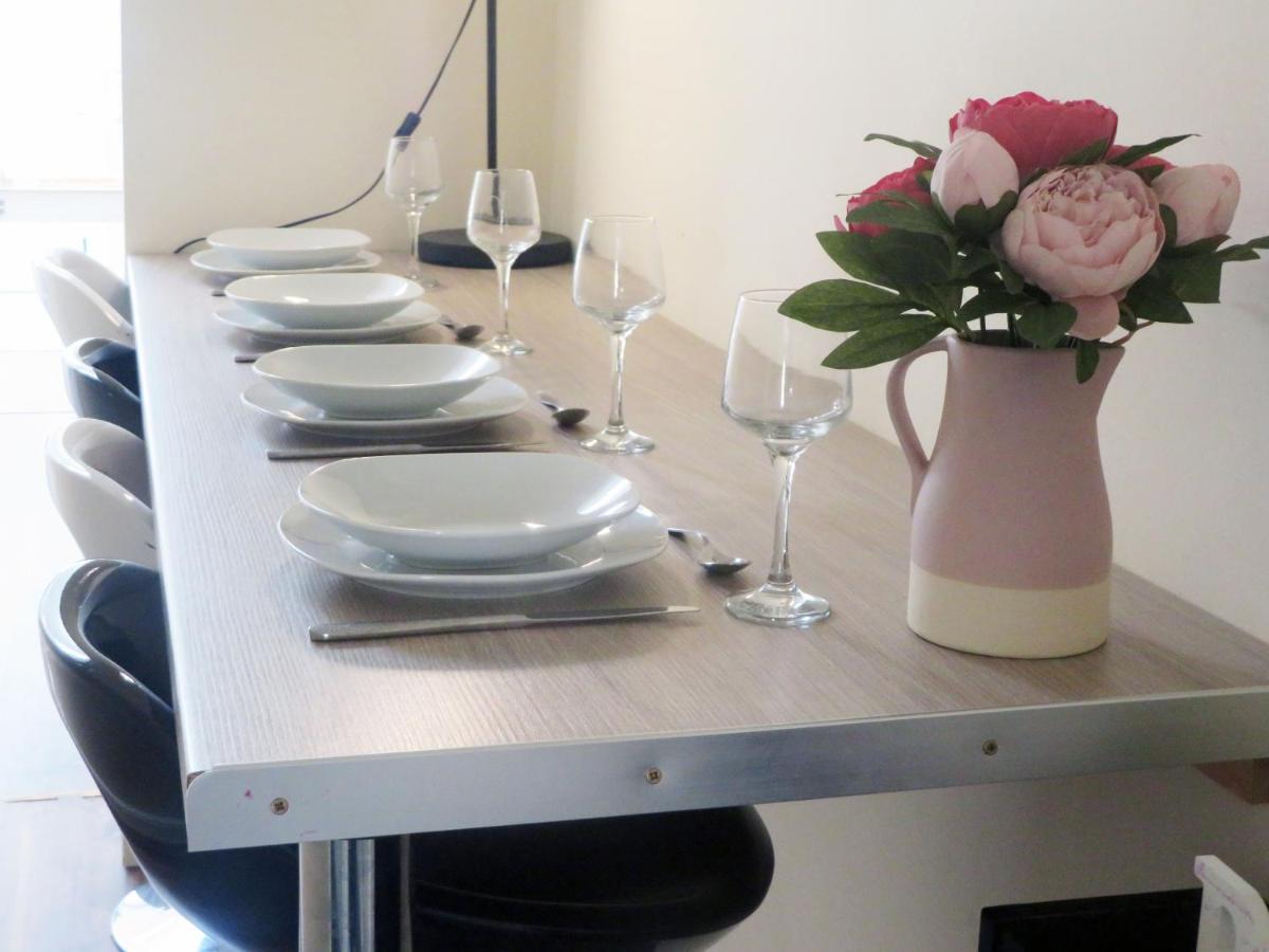 Entire 2 Bed Ground Floor Apartment Central But Quiet Newmarket  Ngoại thất bức ảnh